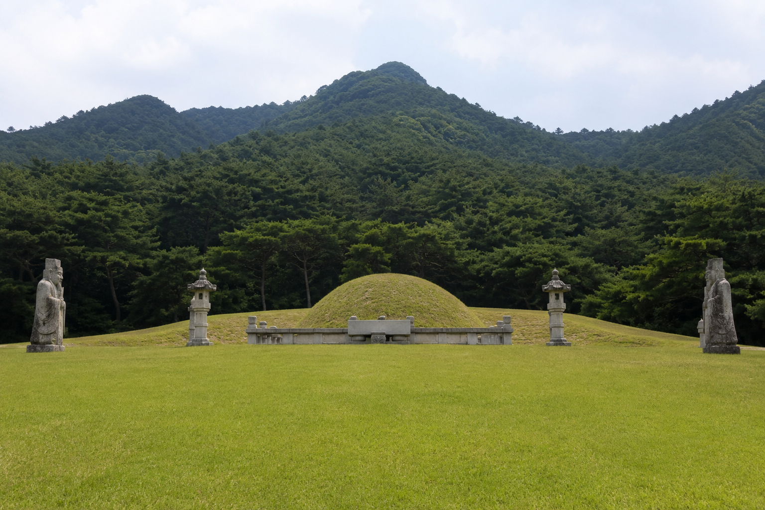 고요한 산세와 자연 풍경
